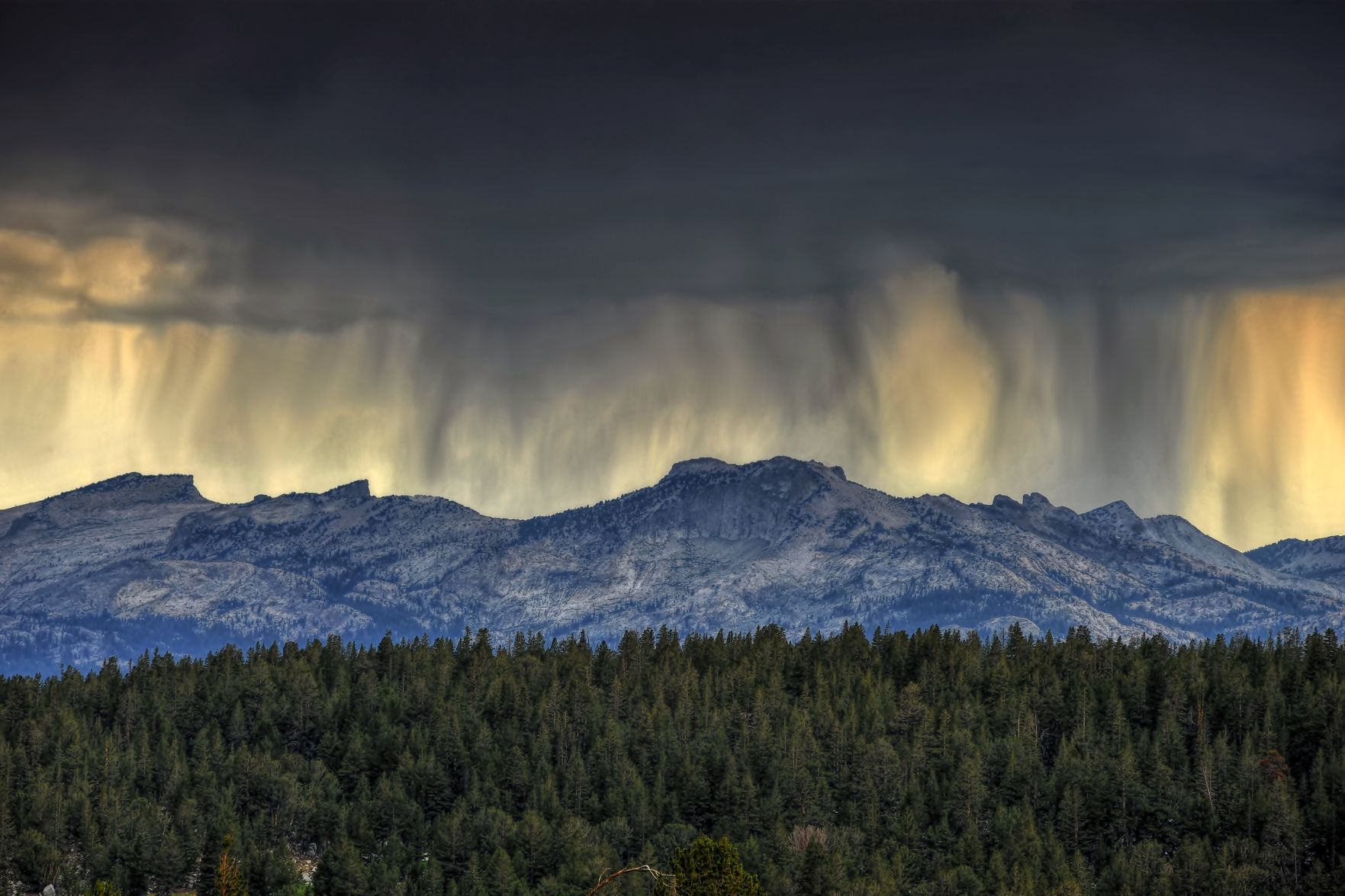 Storm over the Sierraas